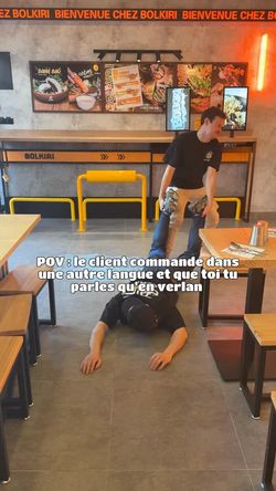 BOLKIRI La Plaine Saint-Denis, un restaurant asiatique moderne avec une ambiance décontractée.