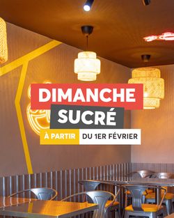 BOLKIRI Montreuil propose une ambiance moderne avec des lanternes suspendues et des tables pour la restauration.