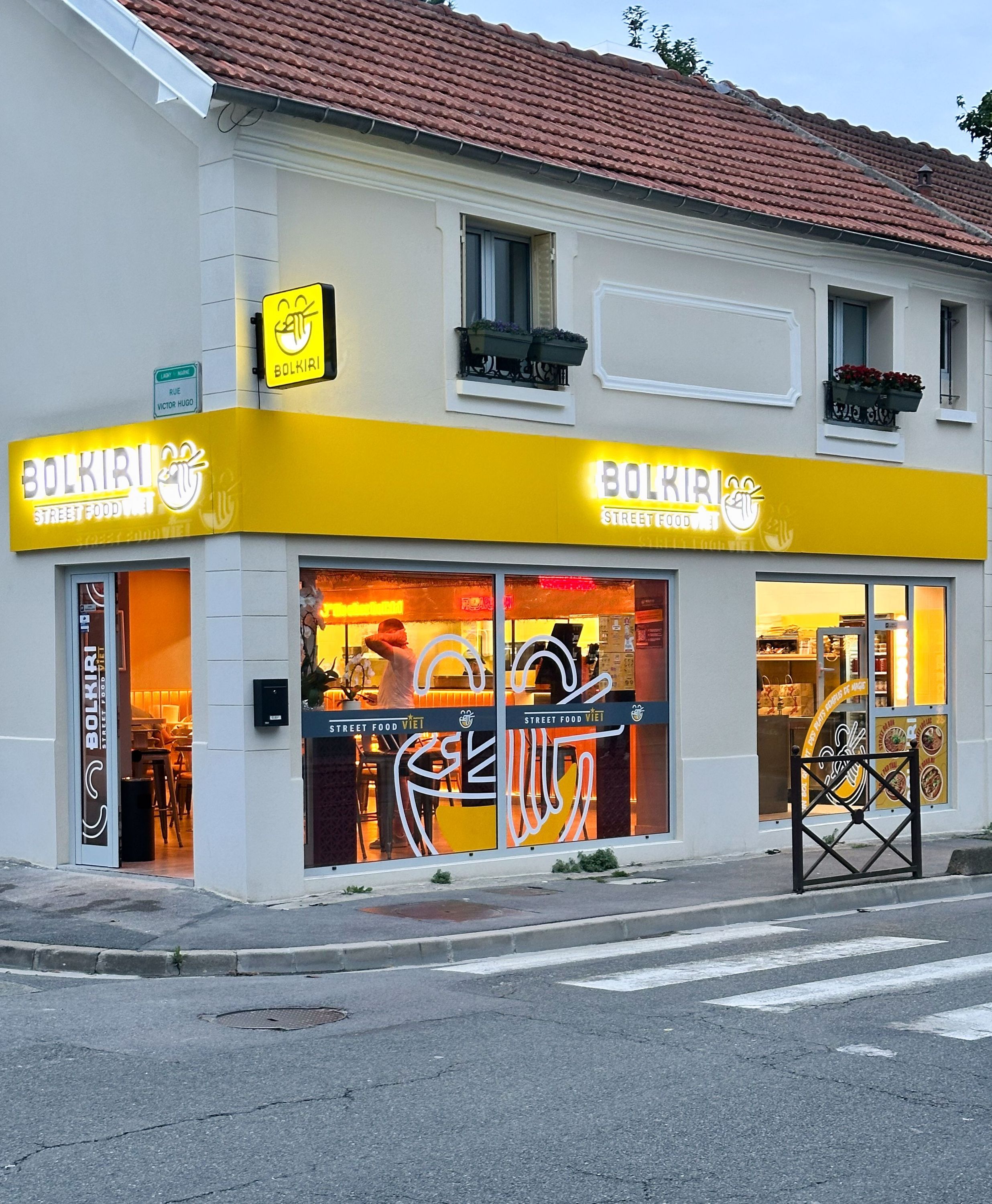 BOLKIRI, un restaurant asiatique à Lagny-sur-Marne, proposant une cuisine de rue vietnamienne.