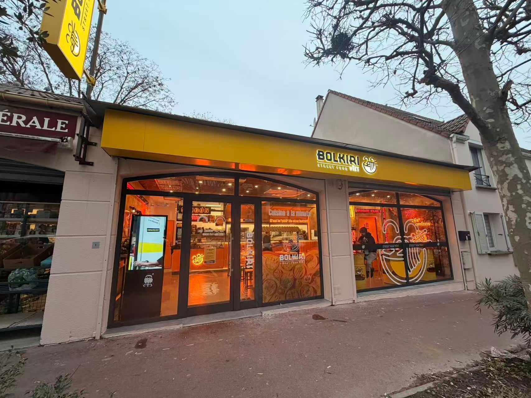 BOLKIRI, un restaurant asiatique à Saint-Gratien, propose des plats de street food vietnamiens.