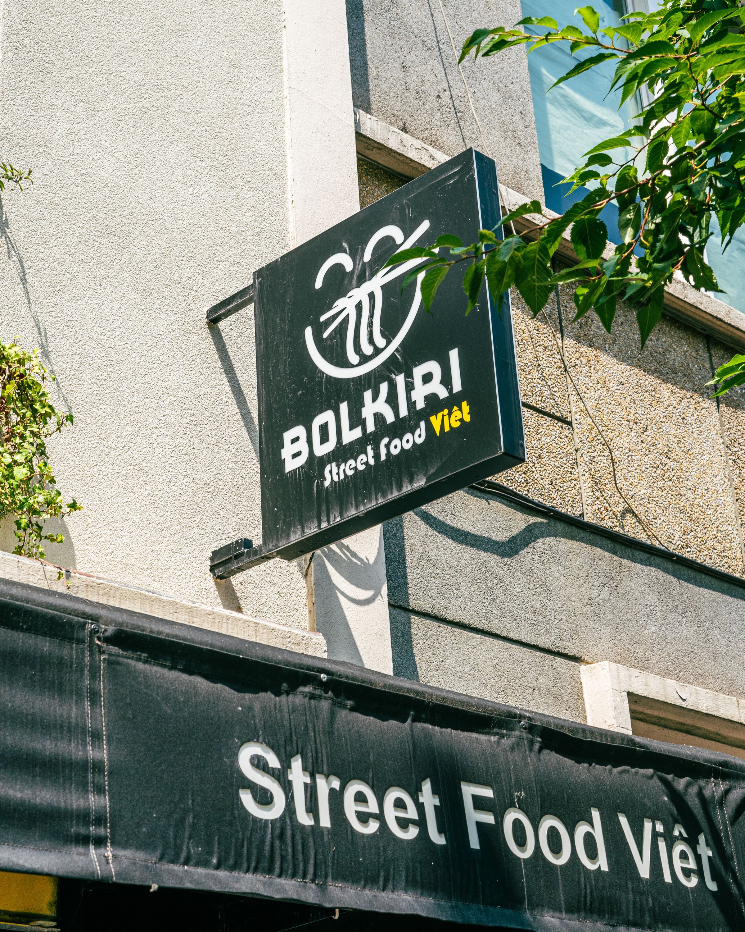 Enseigne du restaurant BOLKIRI, spécialisé en cuisine vietnamienne et street food.